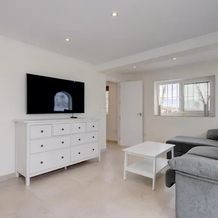 064 Luxury 7 Bed Mijas With Private Pool Villa *
