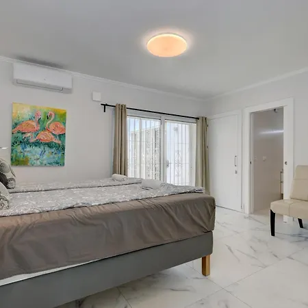 064 Luxury 7 Bed Mijas With Private Pool Villa Fuengirola